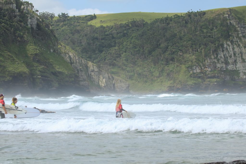 surfing coffee bay waves