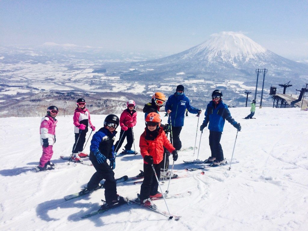 ski instructor niseko teach children